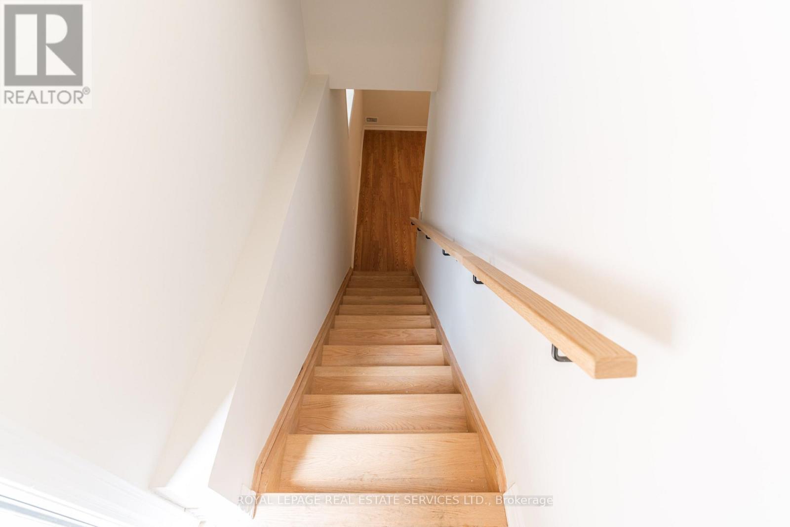 












LOWER - 46 BANNISTER ROAD

,
Barrie,




Ontario
L9J0L7

