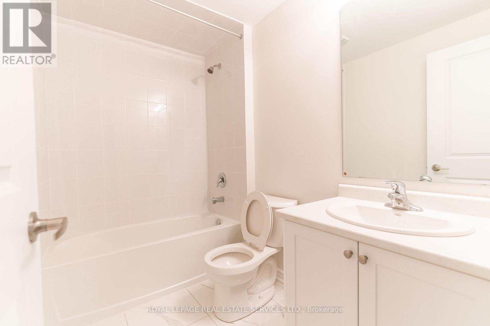 












LOWER - 46 BANNISTER ROAD

,
Barrie,




Ontario
L9J0L7

