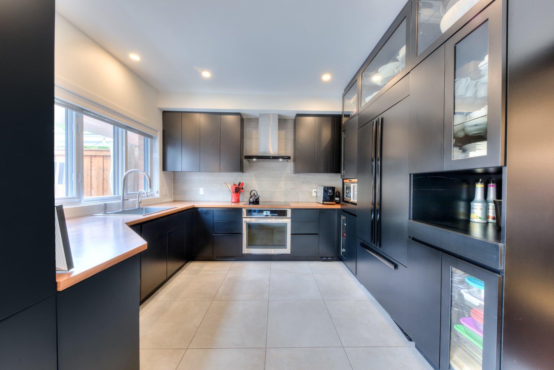 









2861


Rue de l'Écu

,
Montréal (Saint-Laurent),




QC
H4R3N2

