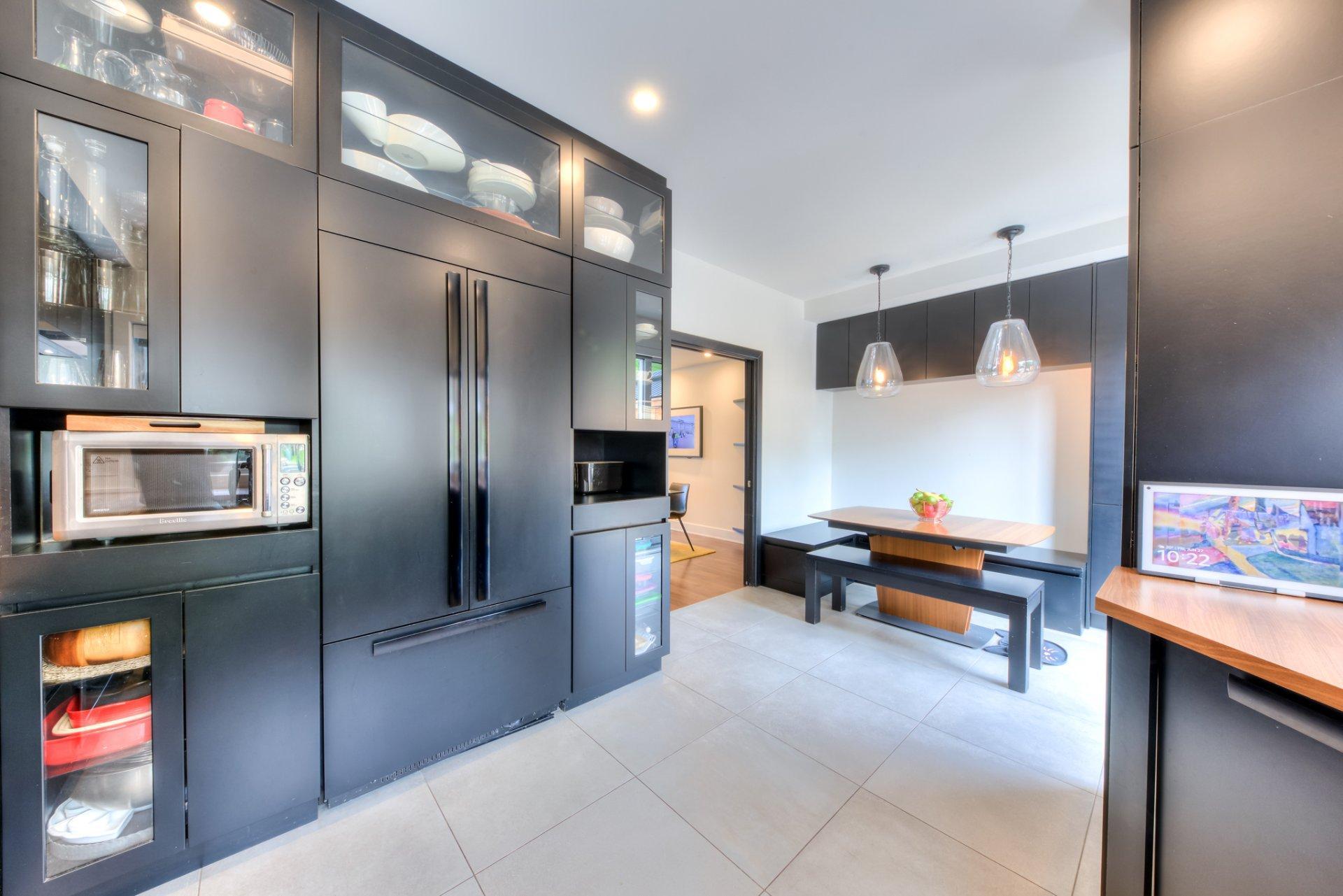 









2861


Rue de l'Écu

,
Montréal (Saint-Laurent),




QC
H4R3N2

