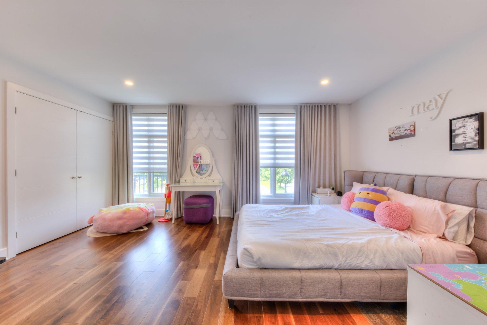 









2861


Rue de l'Écu

,
Montréal (Saint-Laurent),




QC
H4R3N2


