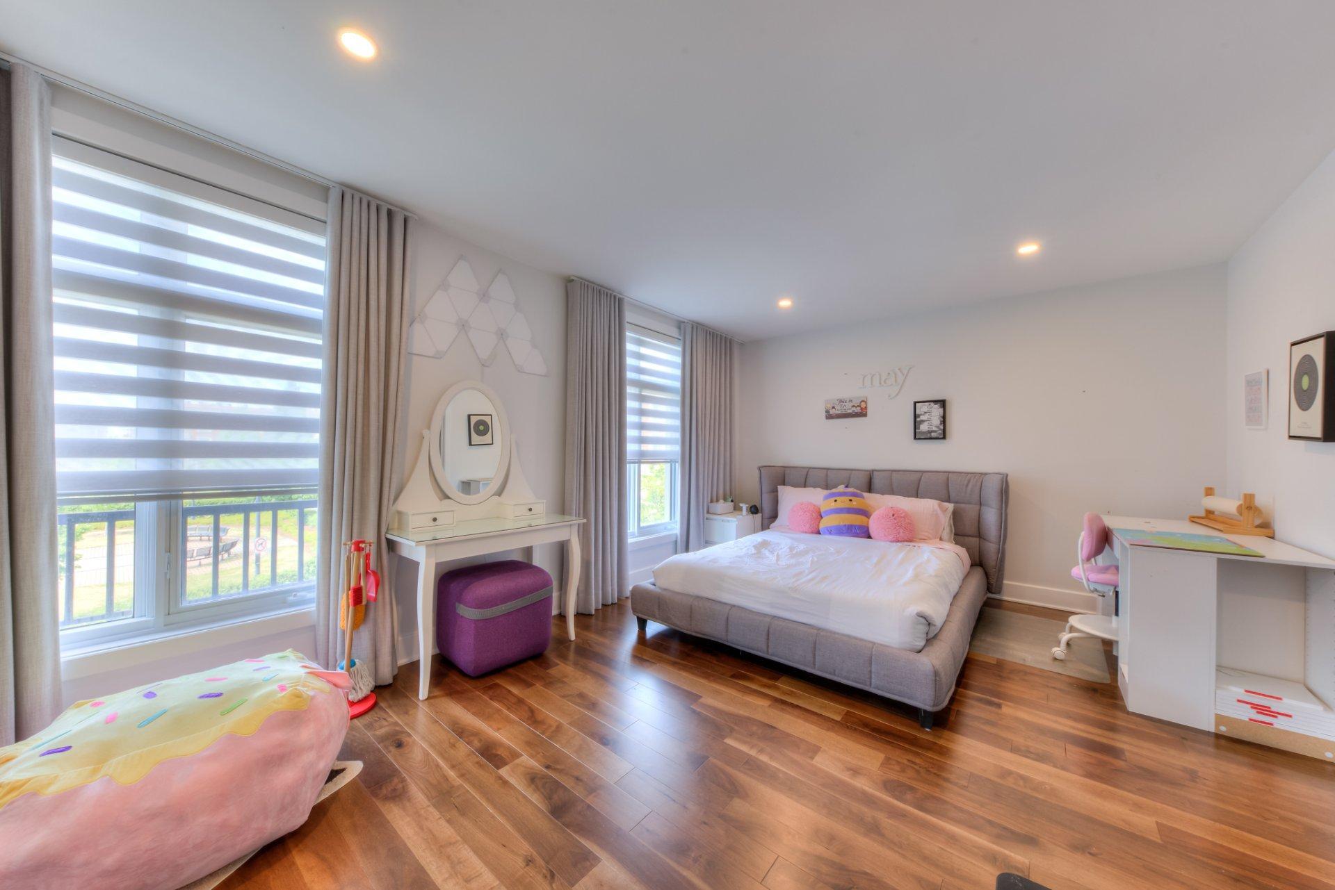 









2861


Rue de l'Écu

,
Montréal (Saint-Laurent),




QC
H4R3N2

