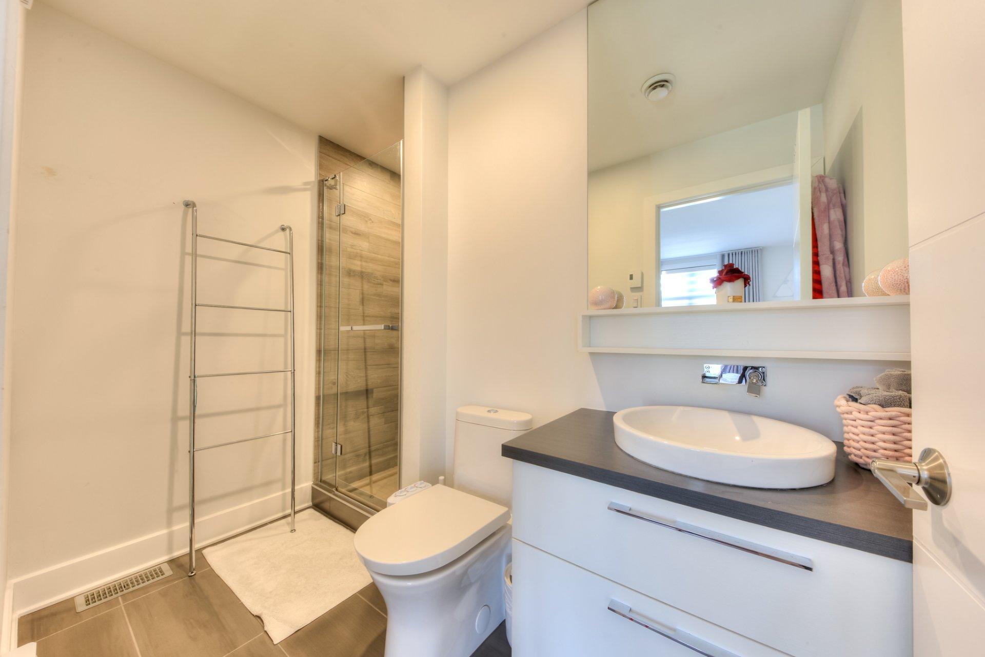 









2861


Rue de l'Écu

,
Montréal (Saint-Laurent),




QC
H4R3N2


