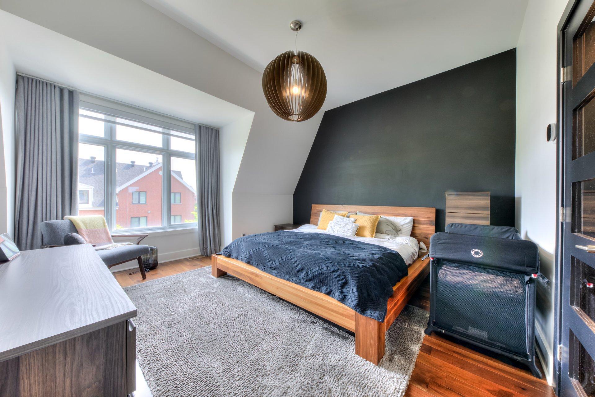 









2861


Rue de l'Écu

,
Montréal (Saint-Laurent),




QC
H4R3N2

