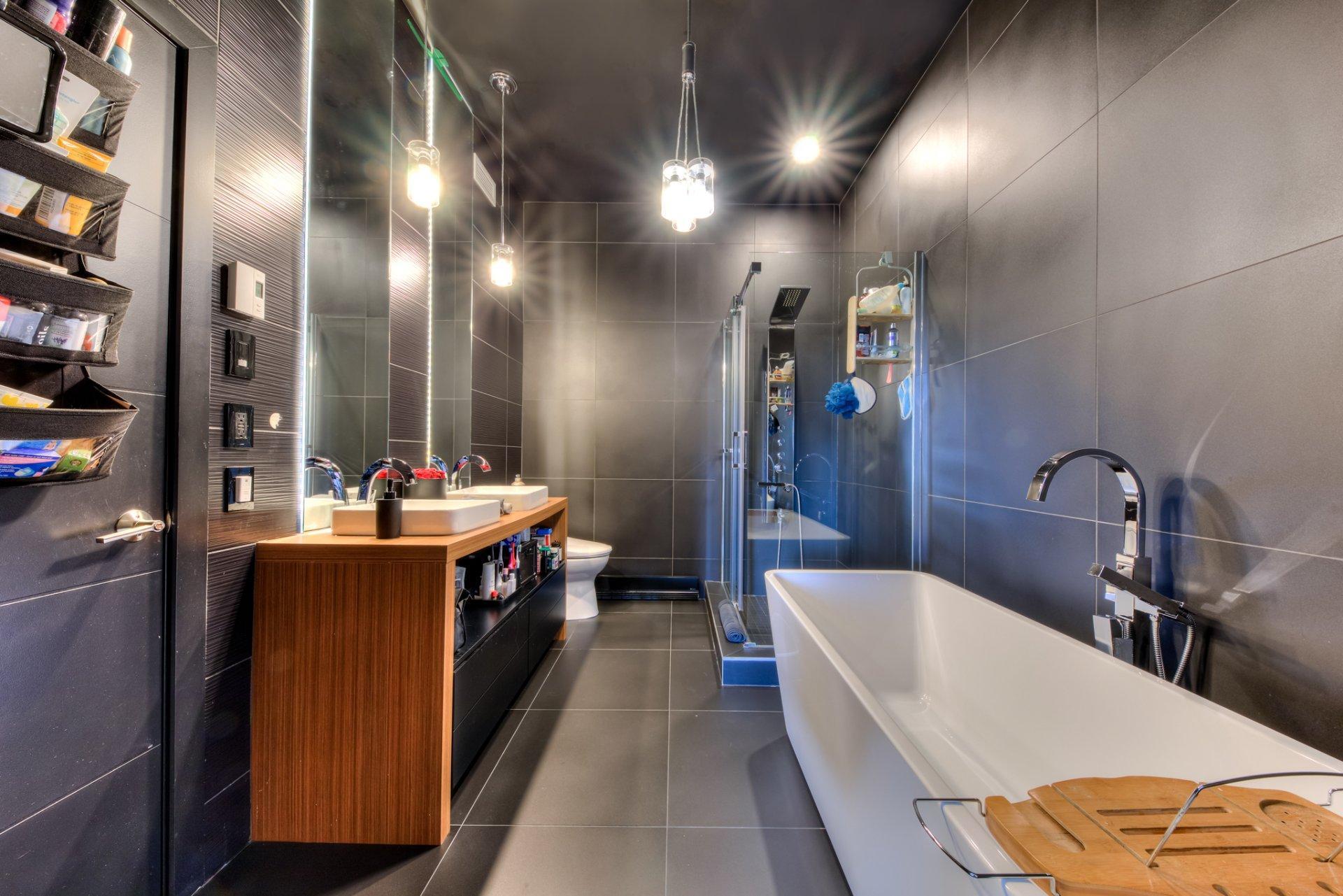 









2861


Rue de l'Écu

,
Montréal (Saint-Laurent),




QC
H4R3N2

