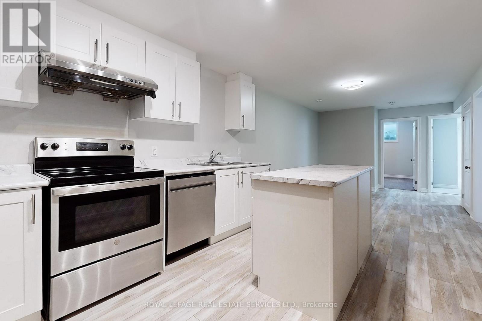 












MAIN - 22 BOUNTY AVENUE

,
Thorold,




Ontario
L2V0H4

