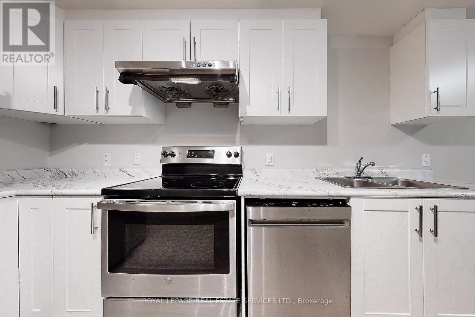 












MAIN - 22 BOUNTY AVENUE

,
Thorold,




Ontario
L2V0H4

