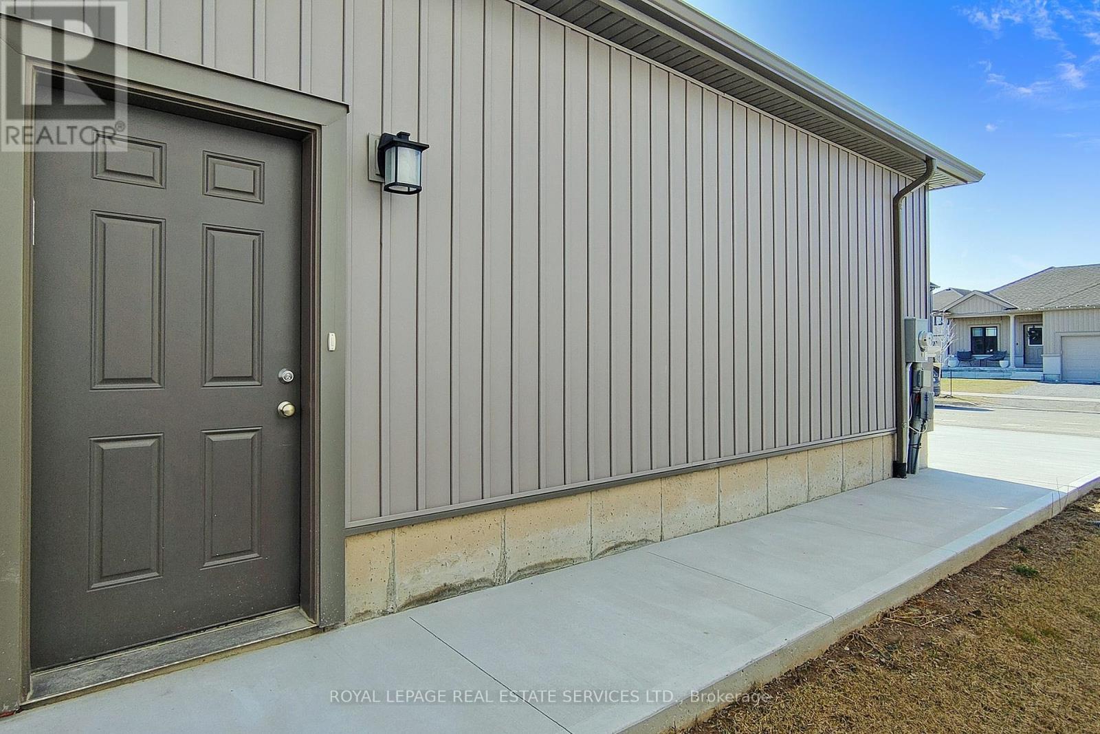 












MAIN - 22 BOUNTY AVENUE

,
Thorold,




Ontario
L2V0H4

