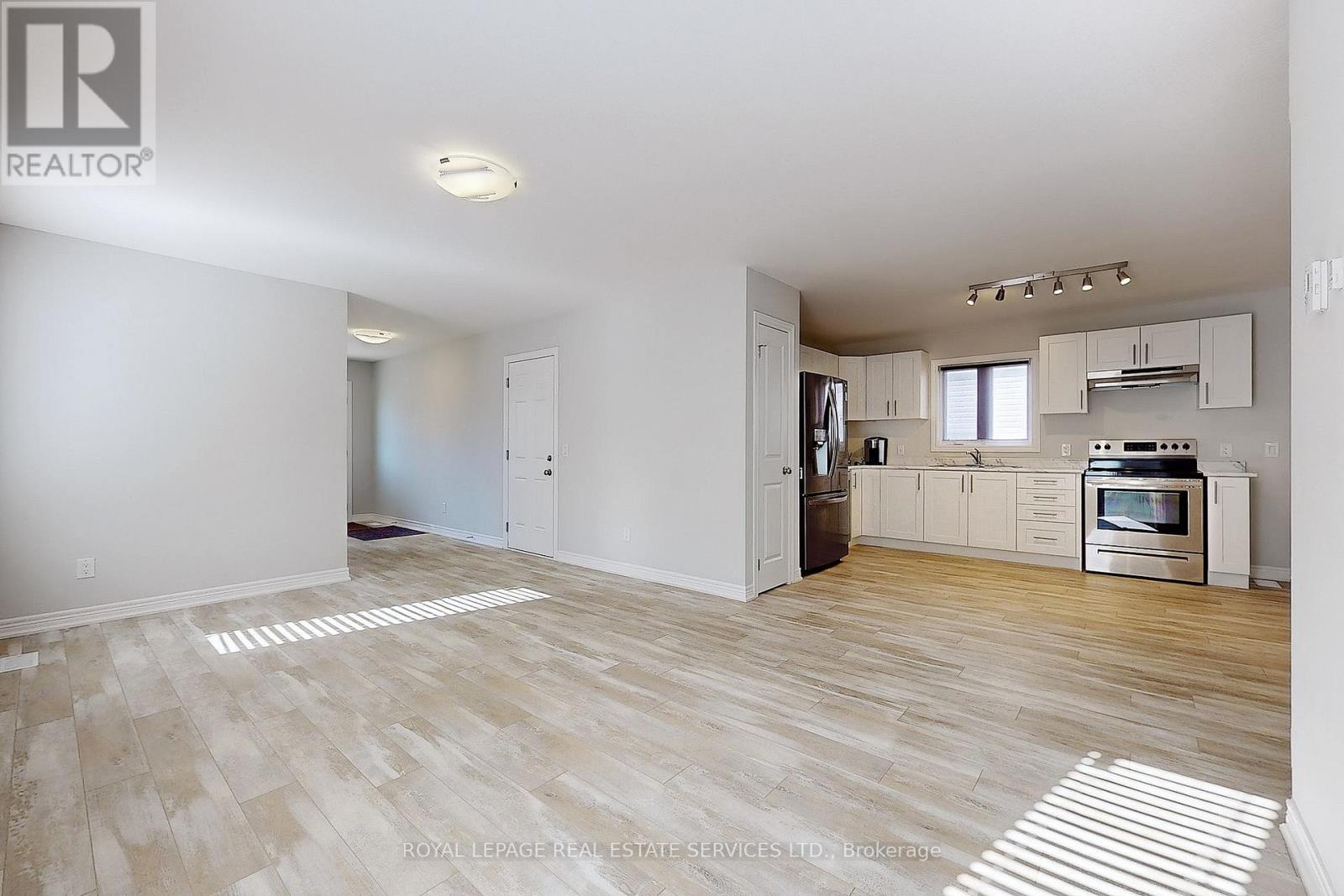 












MAIN - 22 BOUNTY AVENUE

,
Thorold,




Ontario
L2V0H4

