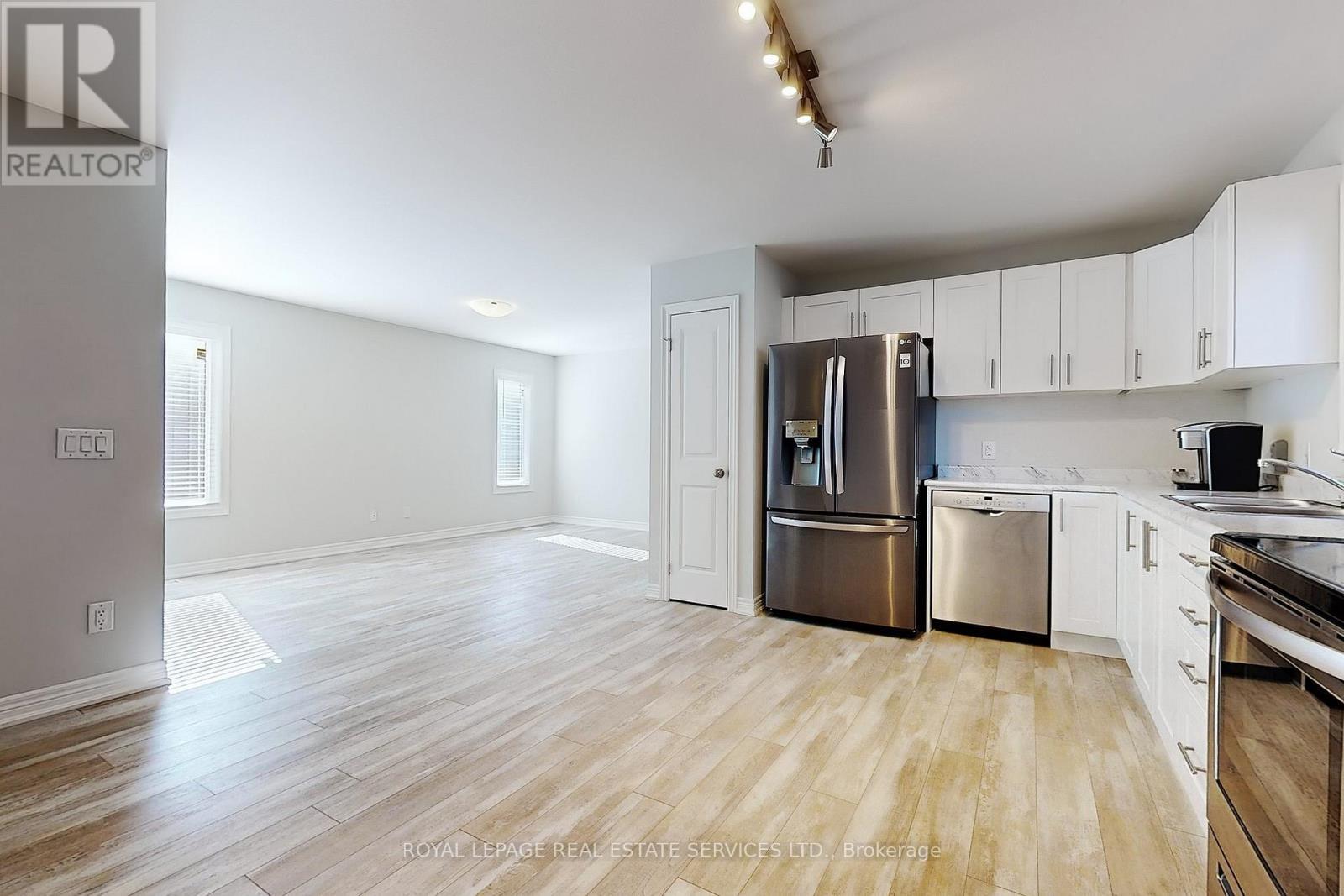 












MAIN - 22 BOUNTY AVENUE

,
Thorold,




Ontario
L2V0H4

