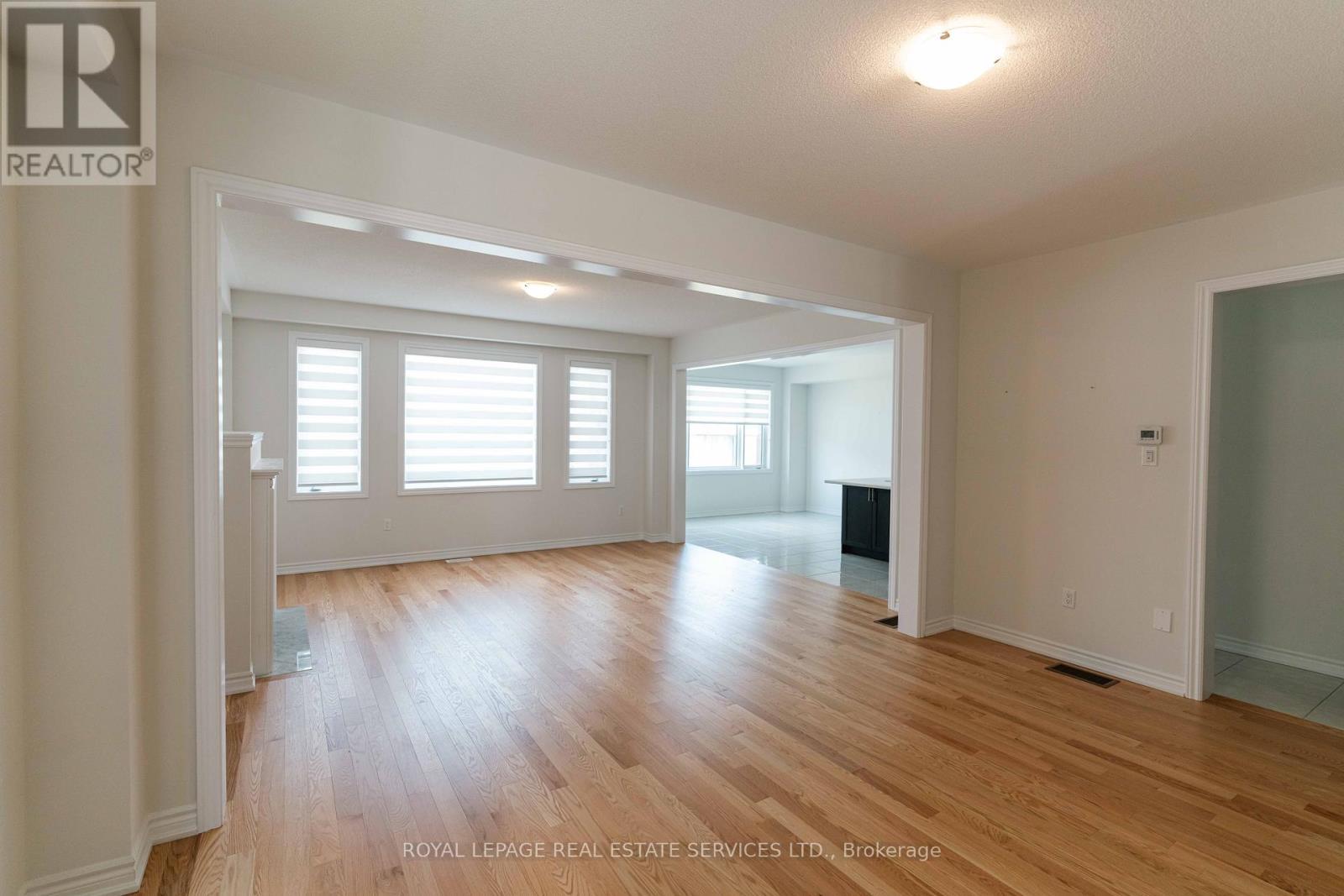 












UPPER - 46 BANNISTER ROAD

,
Barrie,




Ontario
L9J0L7

