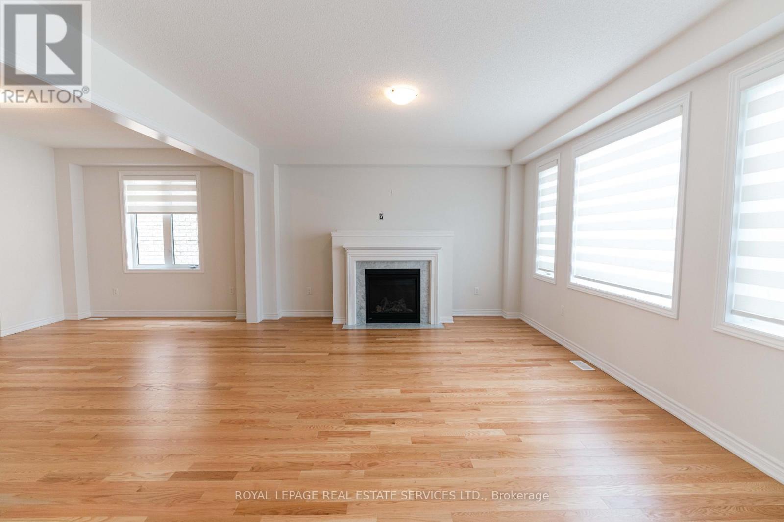 












UPPER - 46 BANNISTER ROAD

,
Barrie,




Ontario
L9J0L7

