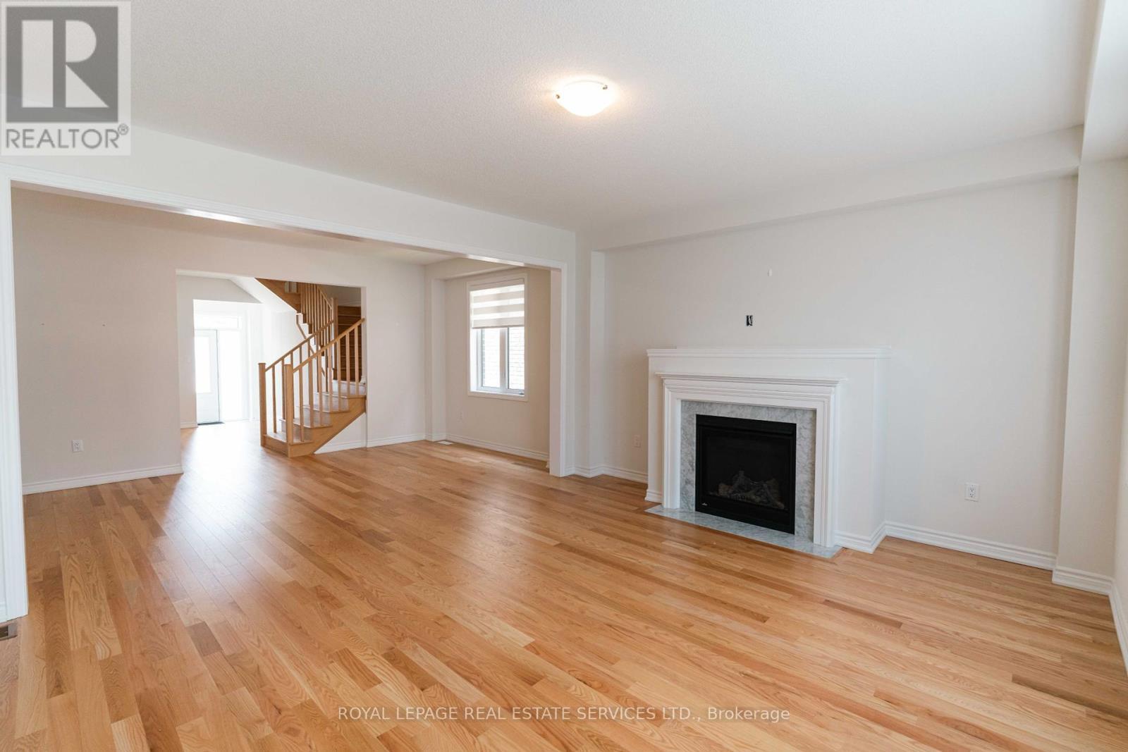 












UPPER - 46 BANNISTER ROAD

,
Barrie,




Ontario
L9J0L7

