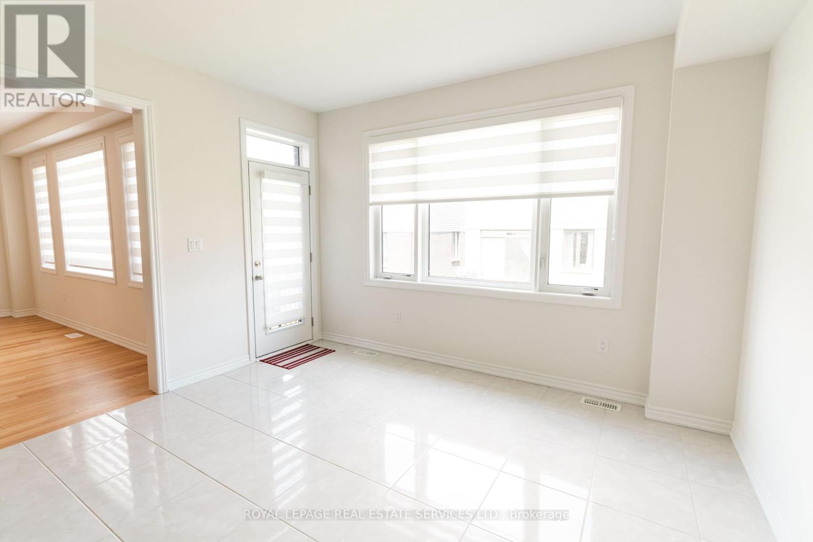 












UPPER - 46 BANNISTER ROAD

,
Barrie,




Ontario
L9J0L7

