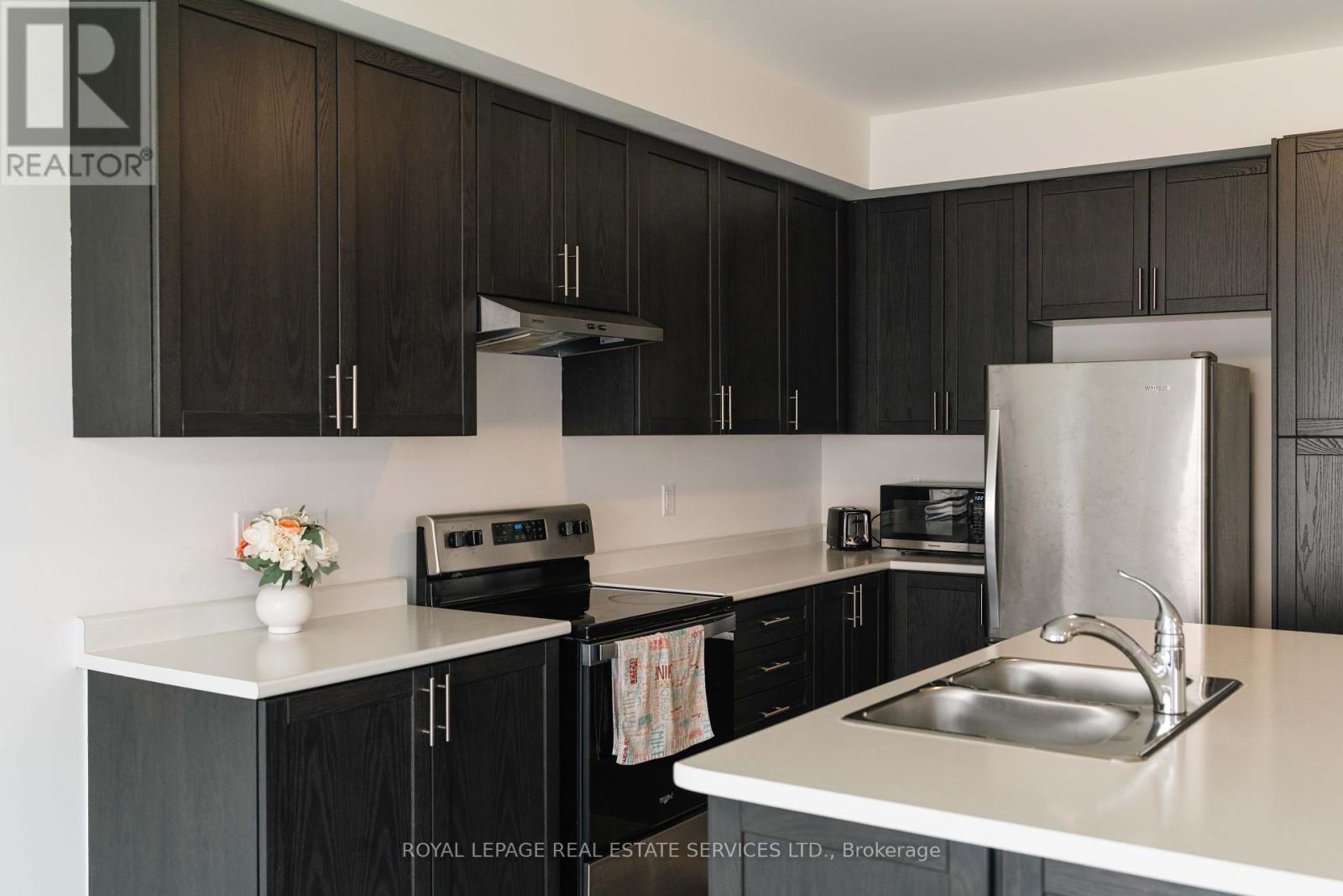 












UPPER - 46 BANNISTER ROAD

,
Barrie,




Ontario
L9J0L7

