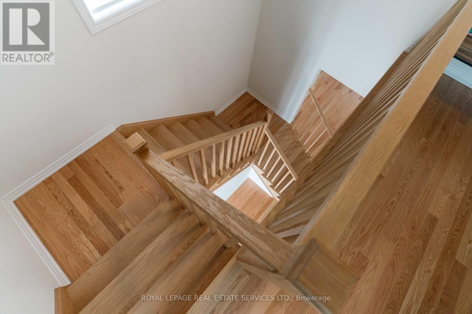 












UPPER - 46 BANNISTER ROAD

,
Barrie,




Ontario
L9J0L7

