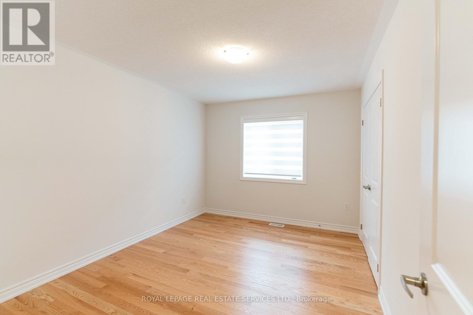 












UPPER - 46 BANNISTER ROAD

,
Barrie,




Ontario
L9J0L7

