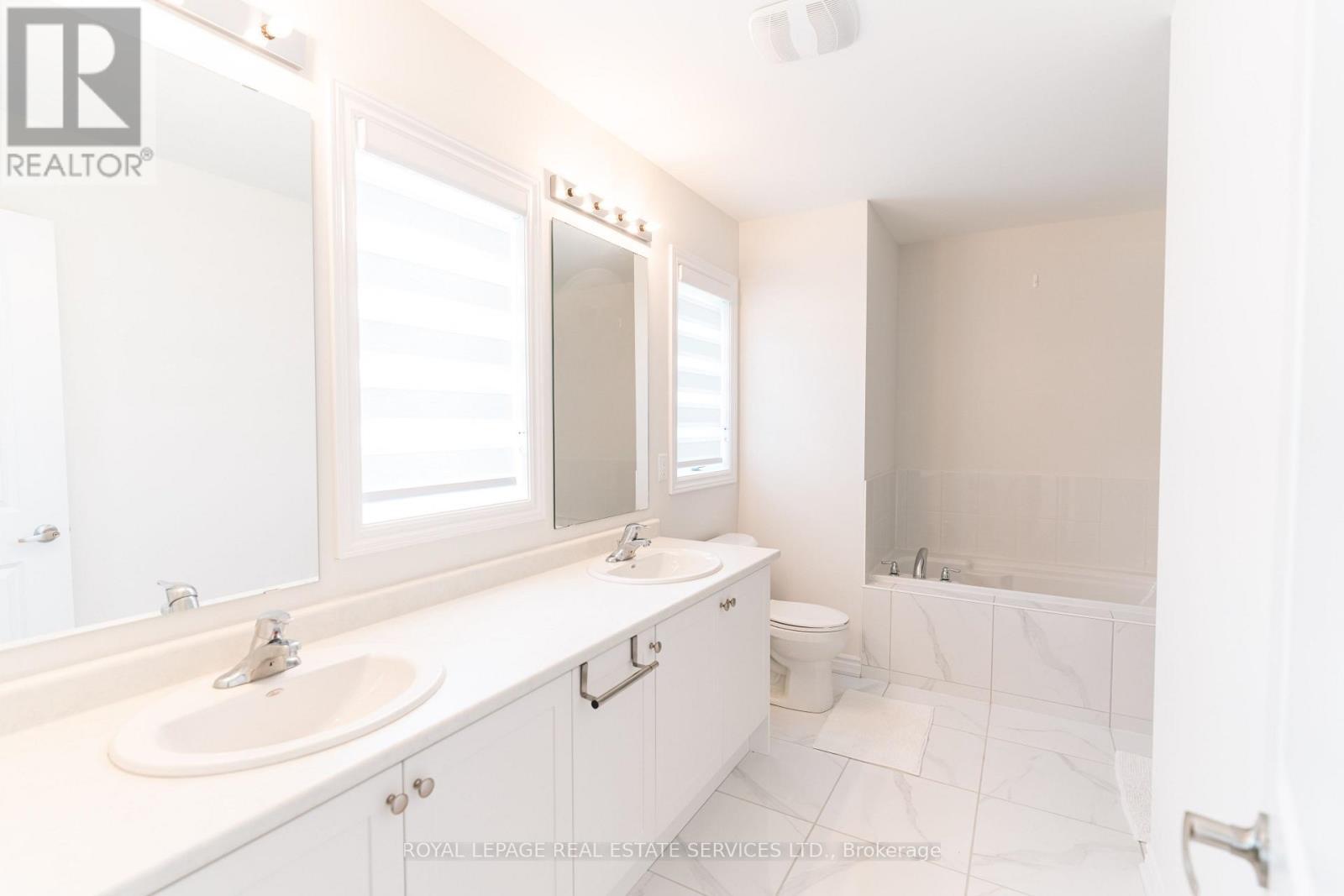 












UPPER - 46 BANNISTER ROAD

,
Barrie,




Ontario
L9J0L7

