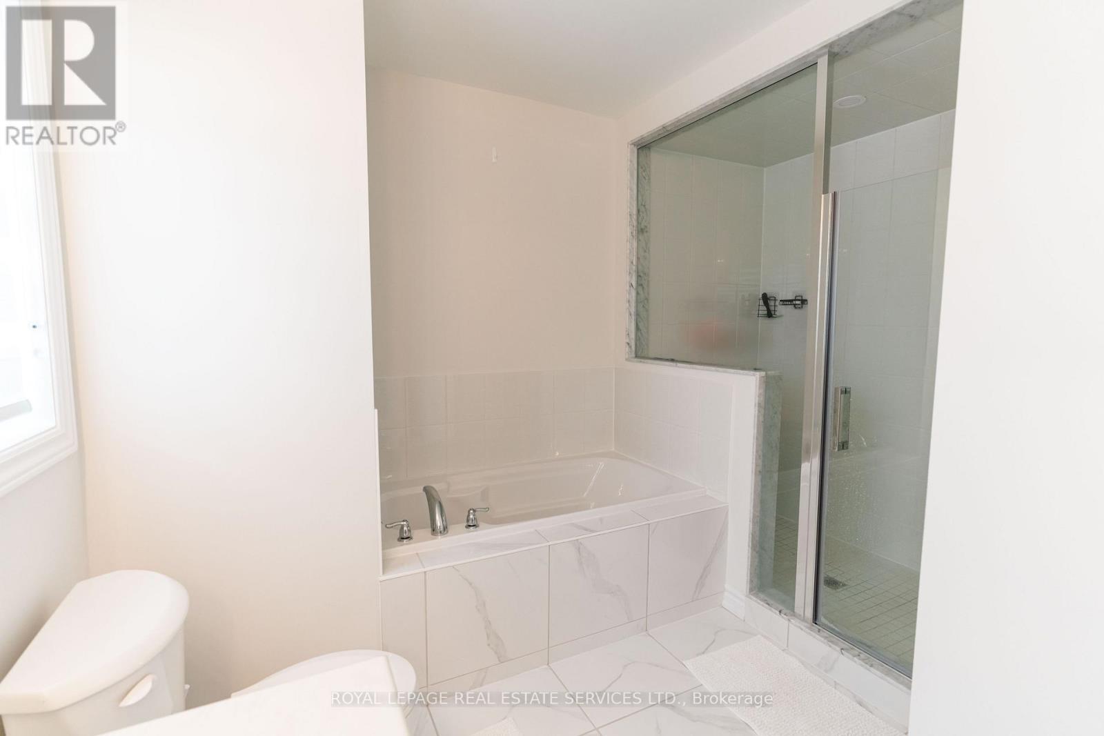 












UPPER - 46 BANNISTER ROAD

,
Barrie,




Ontario
L9J0L7

