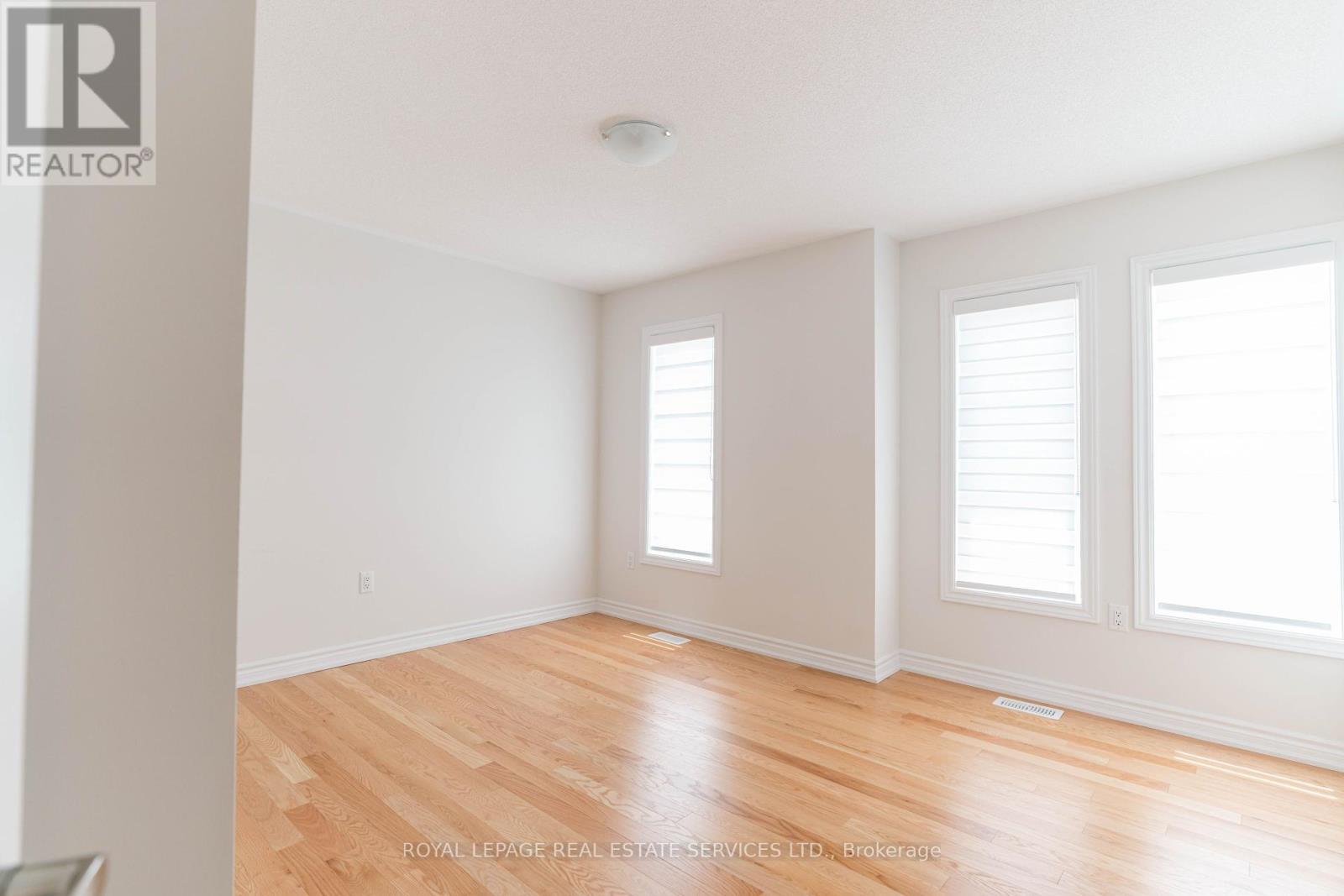 












UPPER - 46 BANNISTER ROAD

,
Barrie,




Ontario
L9J0L7

