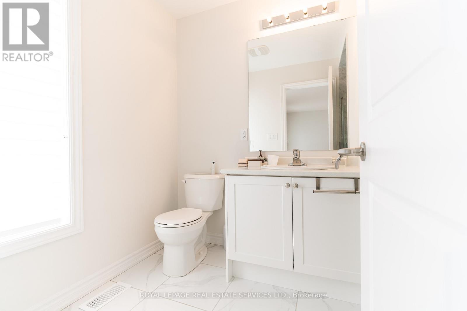 












UPPER - 46 BANNISTER ROAD

,
Barrie,




Ontario
L9J0L7

