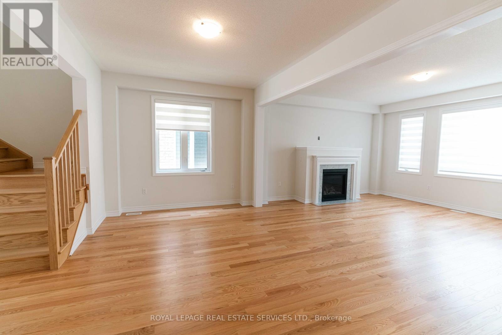 












UPPER - 46 BANNISTER ROAD

,
Barrie,




Ontario
L9J0L7


