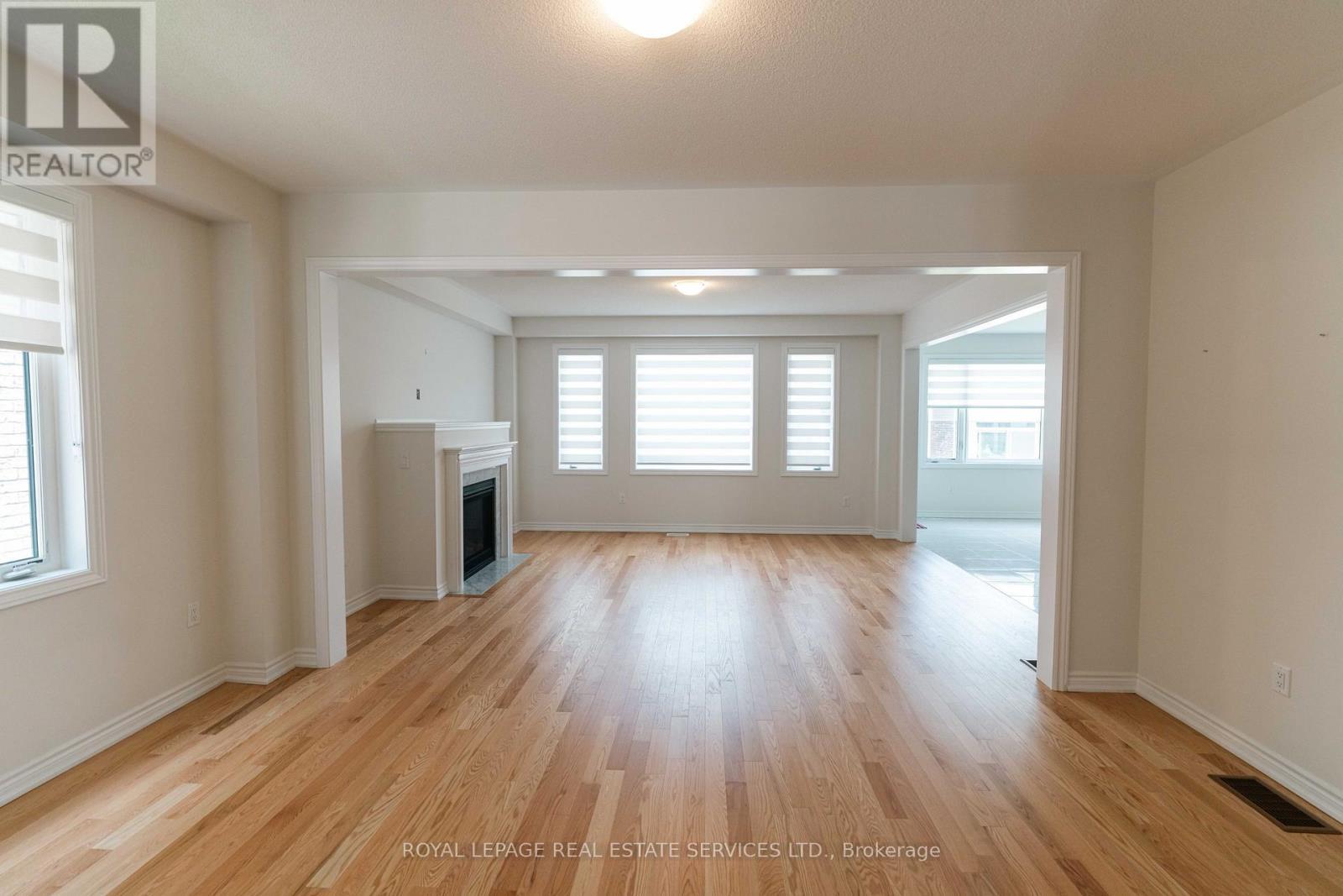 












UPPER - 46 BANNISTER ROAD

,
Barrie,




Ontario
L9J0L7


