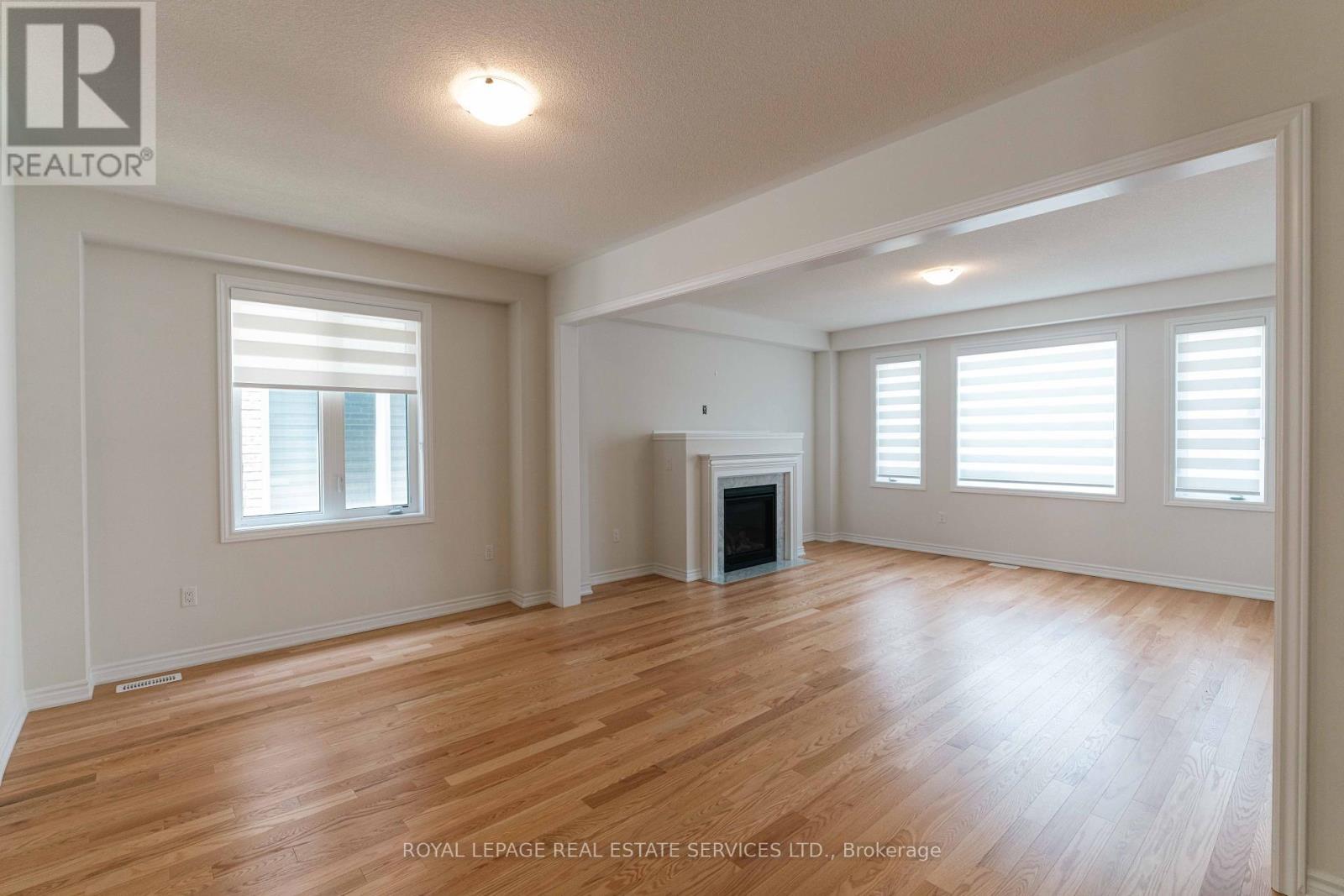 












UPPER - 46 BANNISTER ROAD

,
Barrie,




Ontario
L9J0L7

