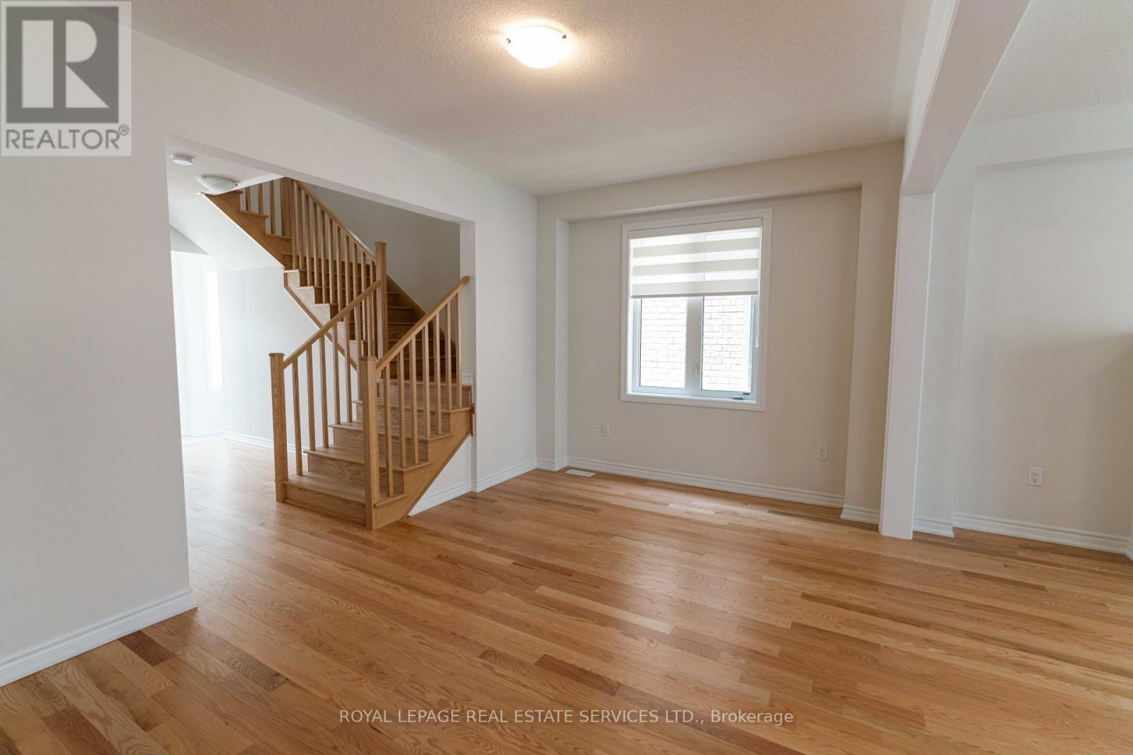 












UPPER - 46 BANNISTER ROAD

,
Barrie,




Ontario
L9J0L7

