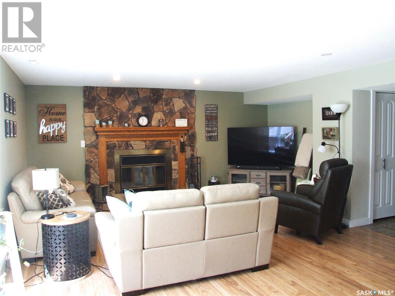 












318 Barsness BAY

,
Richmound,




Saskatchewan
S0N2E0

