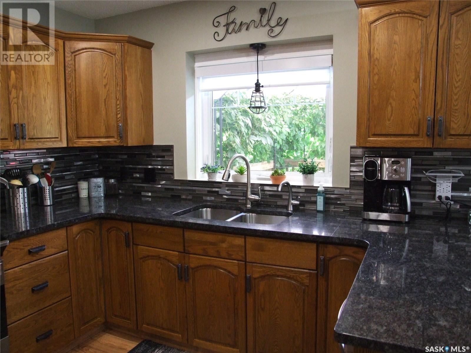 












318 Barsness BAY

,
Richmound,




Saskatchewan
S0N2E0

