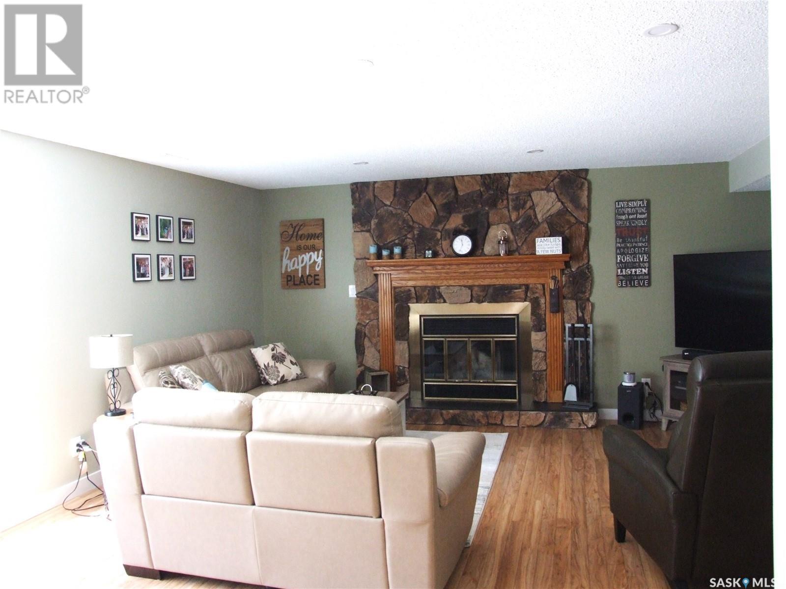 












318 Barsness BAY

,
Richmound,




Saskatchewan
S0N2E0

