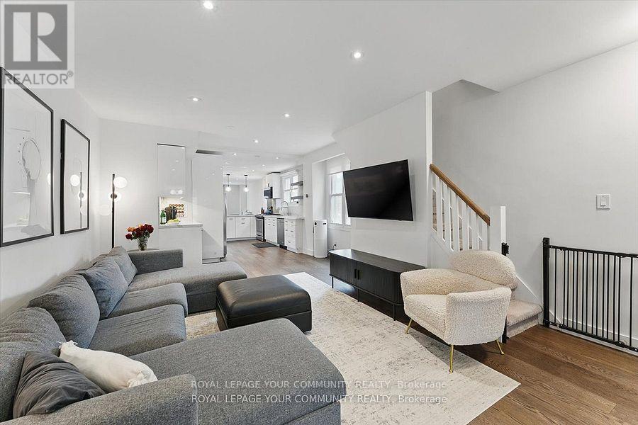 












99 NAIRN AVENUE

,
Toronto,




Ontario
M6E4G9

