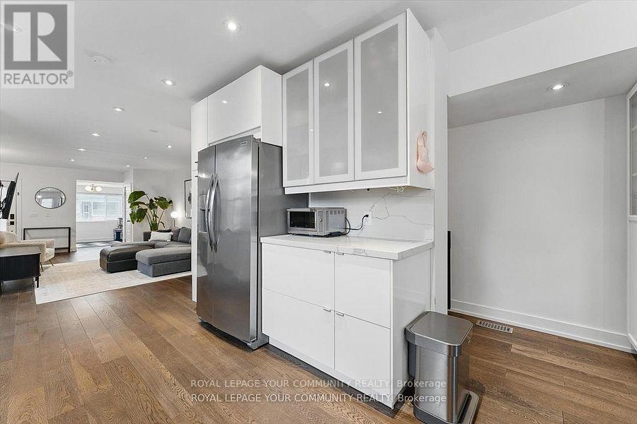 












99 NAIRN AVENUE

,
Toronto,




Ontario
M6E4G9

