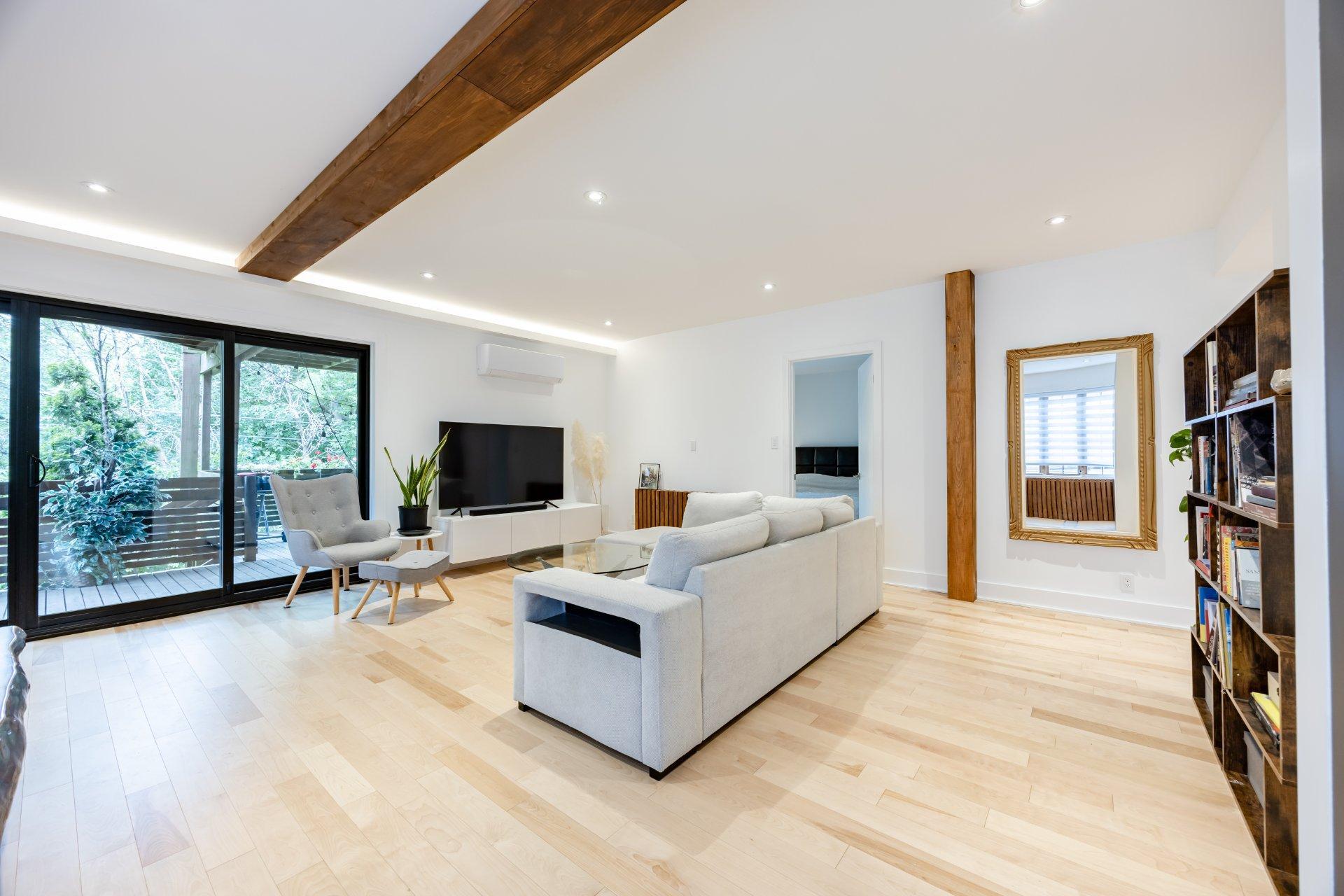 









5928

 - 5932


Av. McShane

,
Montréal (Côte-des-Neiges/Notre-Dame-de-Grâce),




QC
H3S2G3


