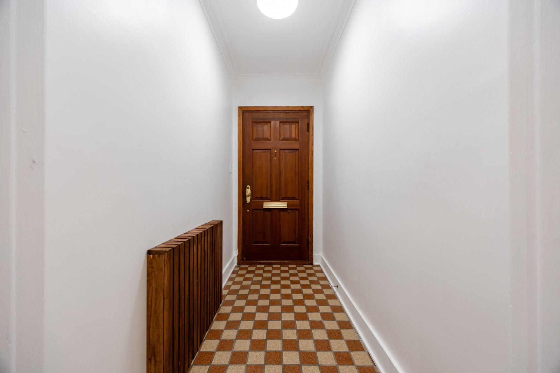 









5928

 - 5932


Av. McShane

,
Montréal (Côte-des-Neiges/Notre-Dame-de-Grâce),




QC
H3S2G3

