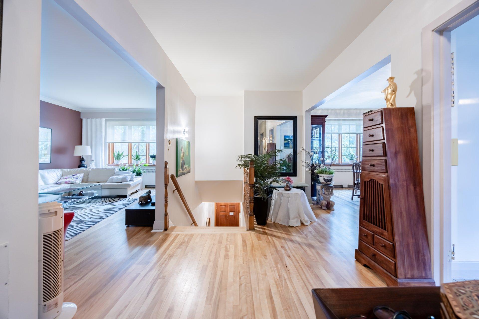 









5928

 - 5932


Av. McShane

,
Montréal (Côte-des-Neiges/Notre-Dame-de-Grâce),




QC
H3S2G3

