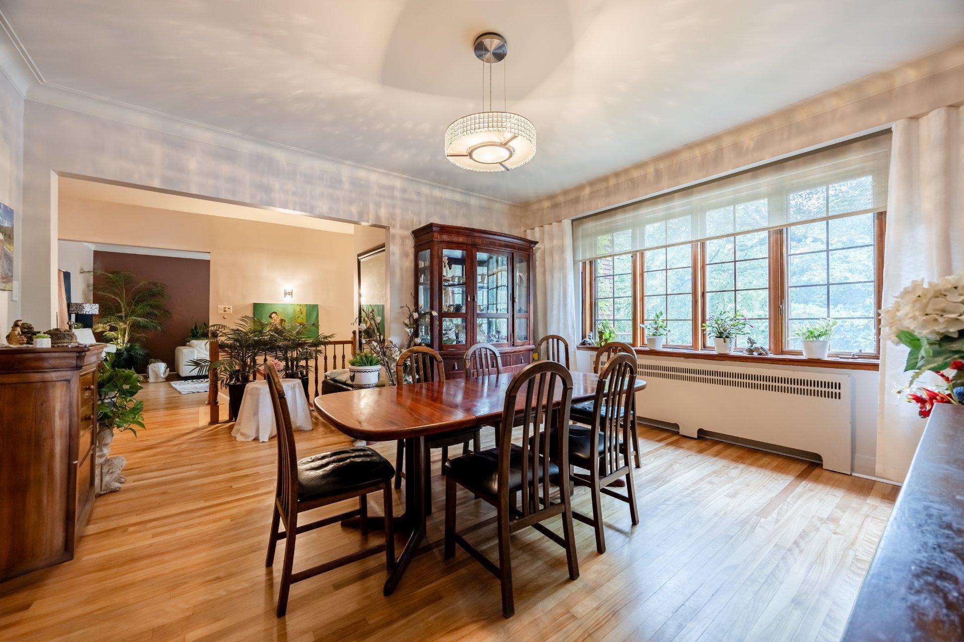 









5928

 - 5932


Av. McShane

,
Montréal (Côte-des-Neiges/Notre-Dame-de-Grâce),




QC
H3S2G3

