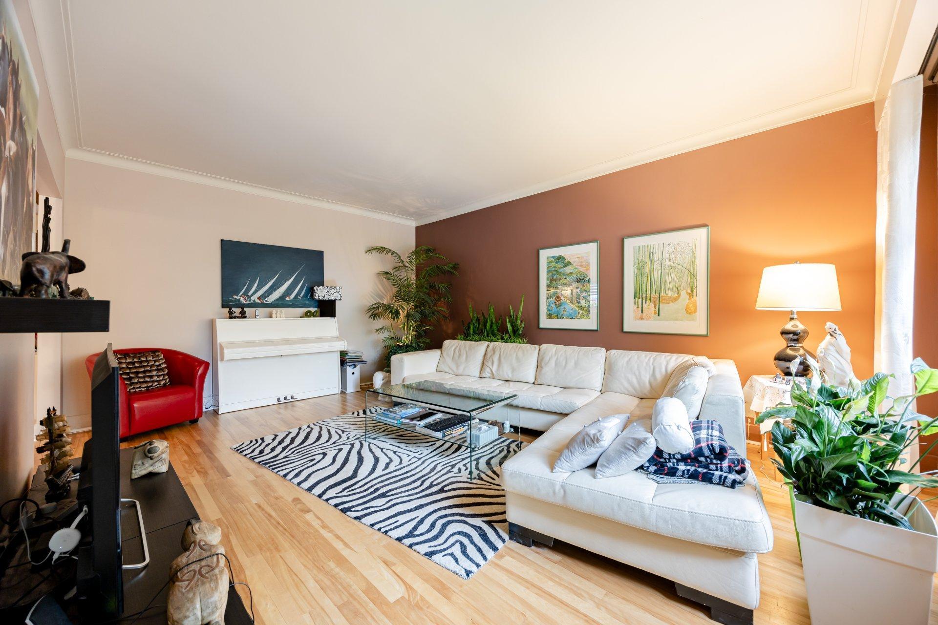 









5928

 - 5932


Av. McShane

,
Montréal (Côte-des-Neiges/Notre-Dame-de-Grâce),




QC
H3S2G3

