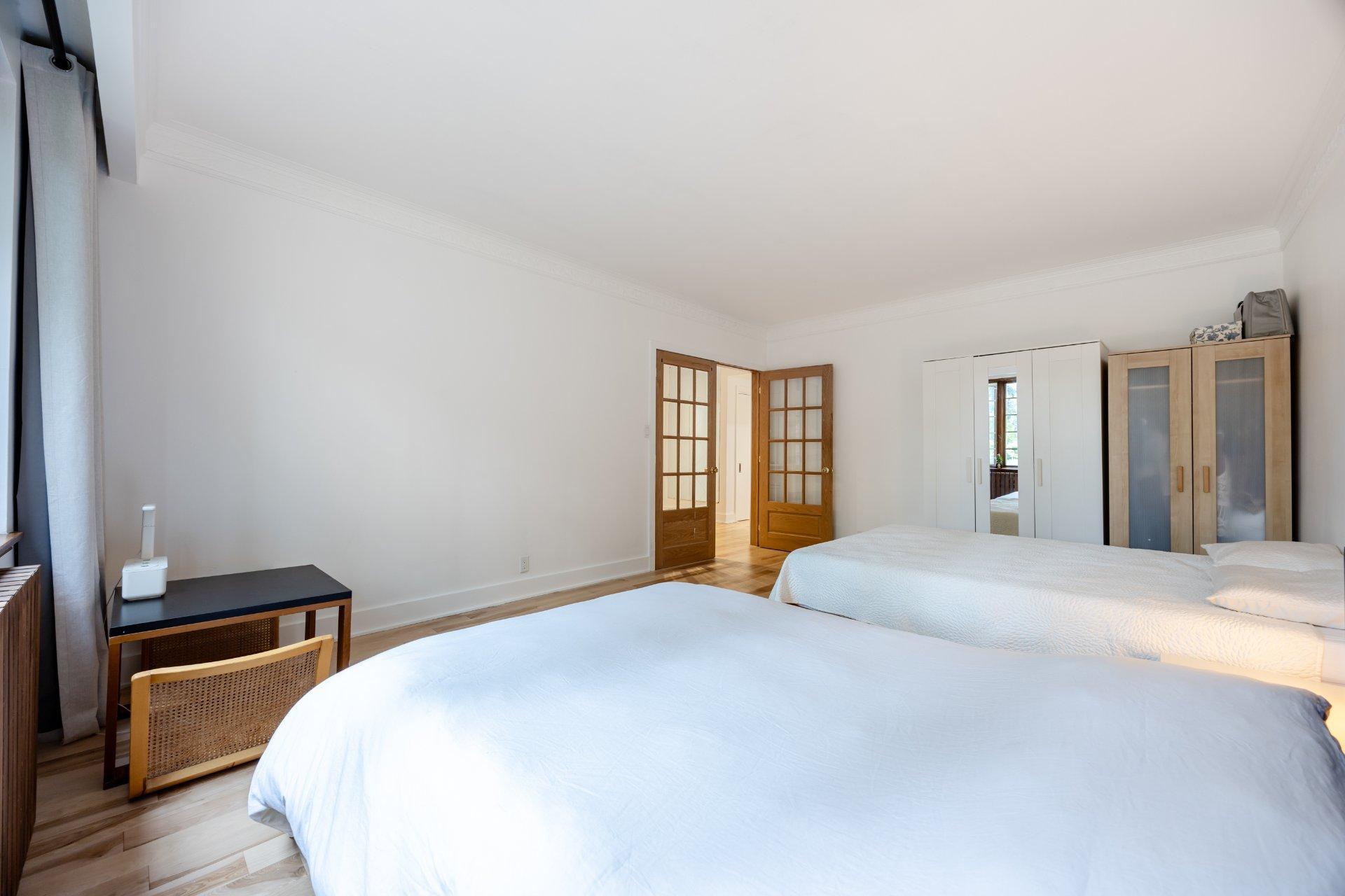 









5928

 - 5932


Av. McShane

,
Montréal (Côte-des-Neiges/Notre-Dame-de-Grâce),




QC
H3S2G3

