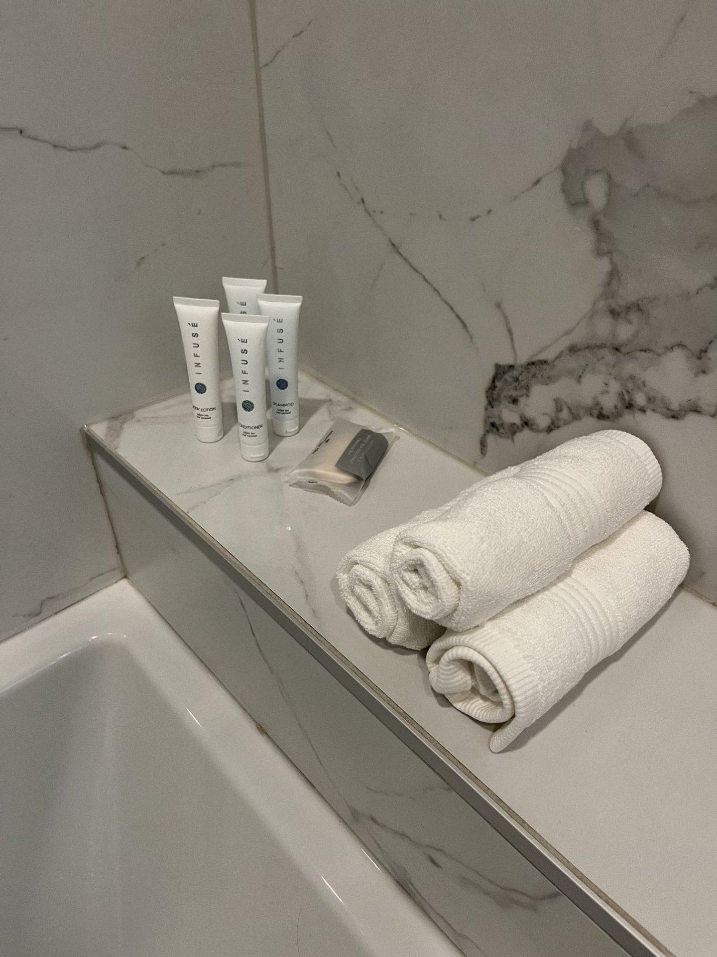 









4510


Av. du Parc

, 202,
Montréal (Le Plateau-Mont-Royal),




QC
H2V4E3

