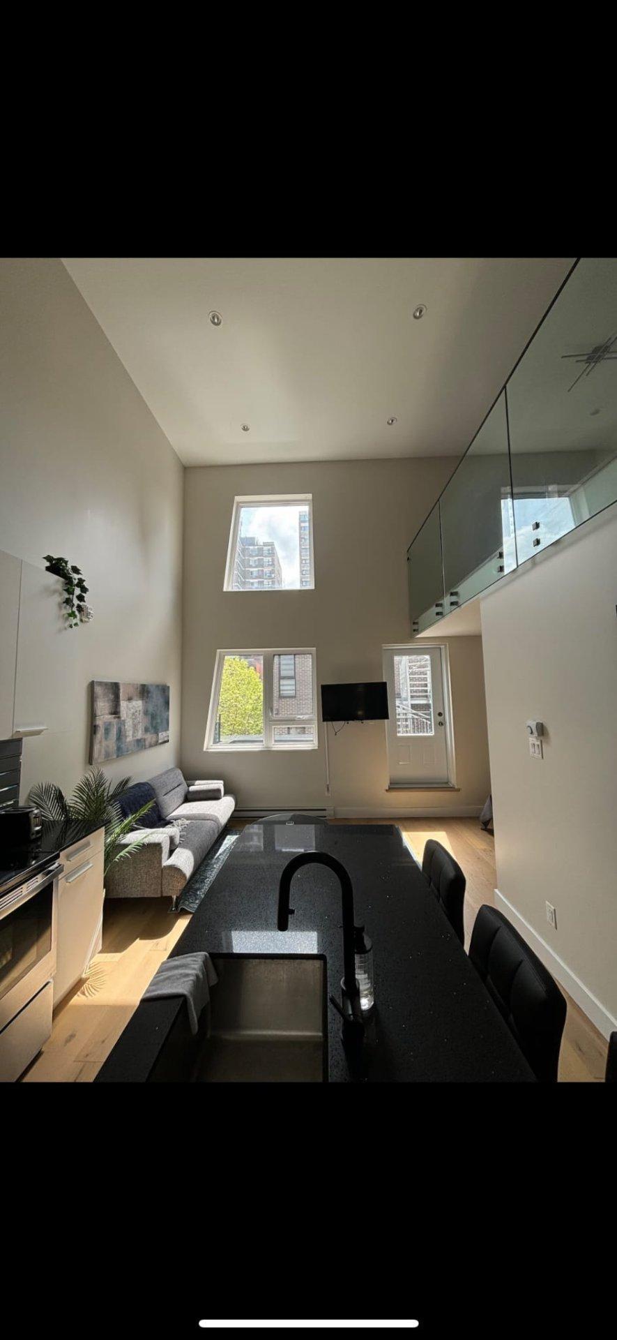 









4510


Av. du Parc

, 303,
Montréal (Le Plateau-Mont-Royal),




QC
H2V4E3

