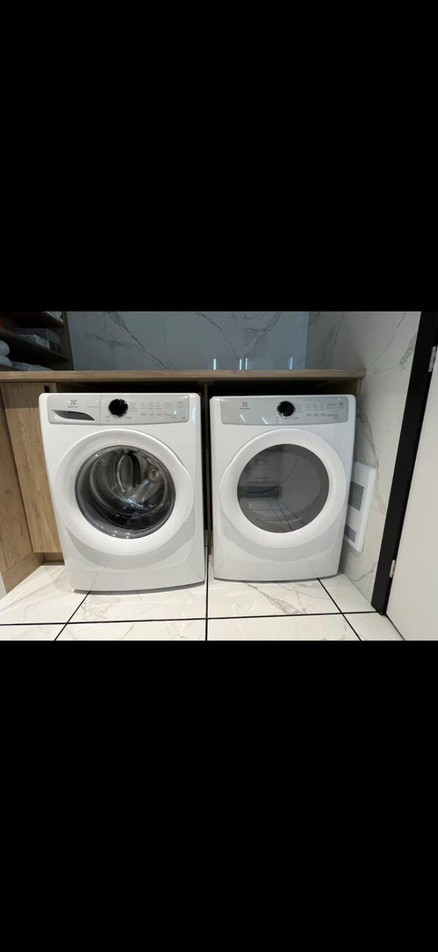 









4510


Av. du Parc

, 303,
Montréal (Le Plateau-Mont-Royal),




QC
H2V4E3

