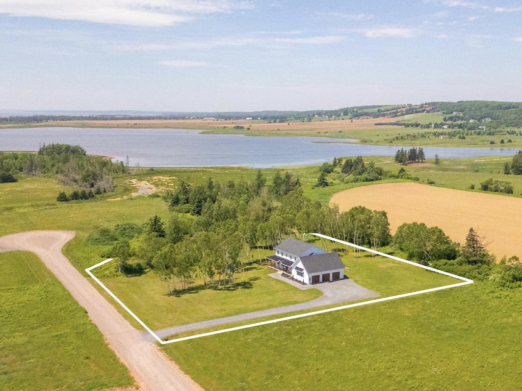 












90 Bennett Lane

,
Waterside,




PE
C1B 3Z3

