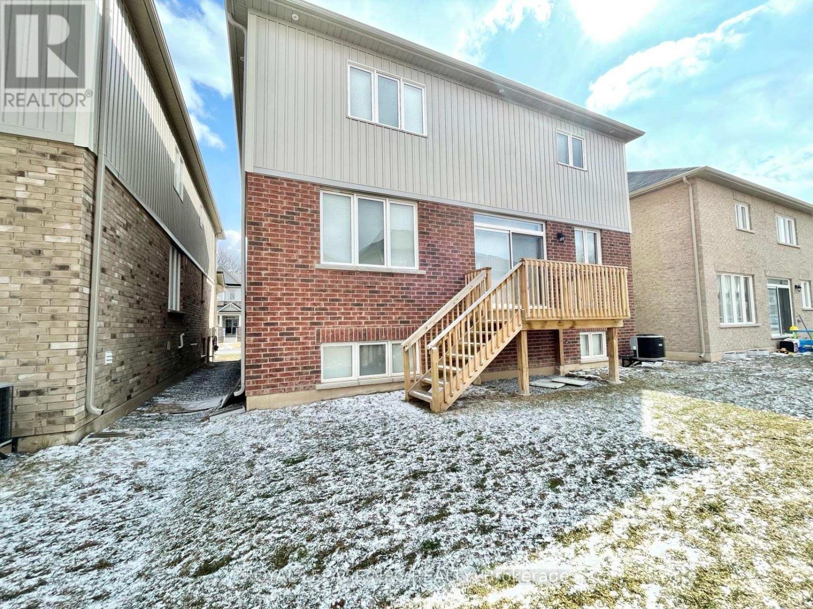 












7847 ODELL CRESCENT

,
Niagara Falls (Brown),




Ontario
L2H3R6

