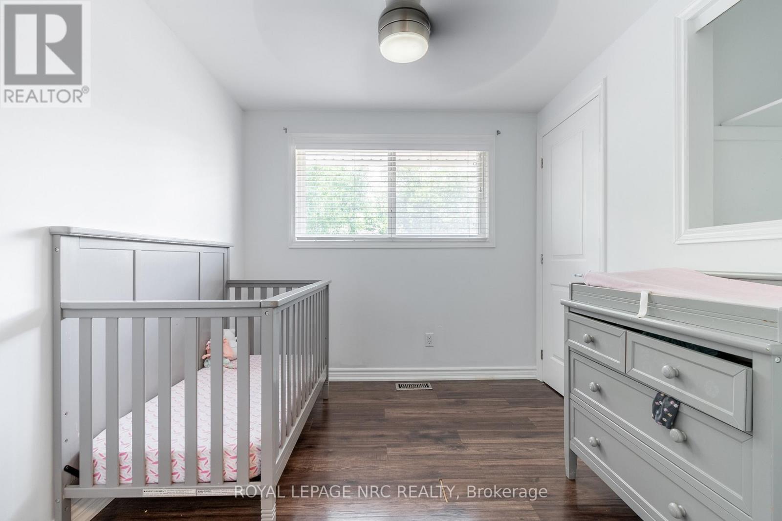 












56 PEARCE AVENUE

,
St. Catharines (Port Weller),




Ontario
L2M6N4

