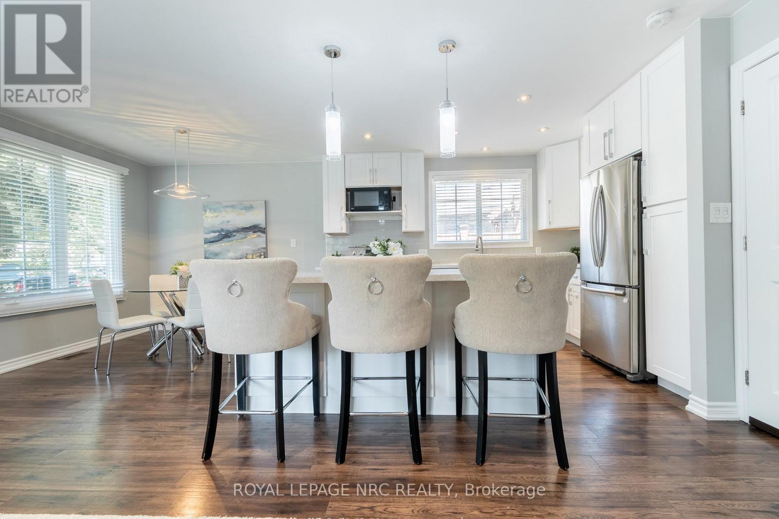 












56 PEARCE AVENUE

,
St. Catharines (Port Weller),




Ontario
L2M6N4

