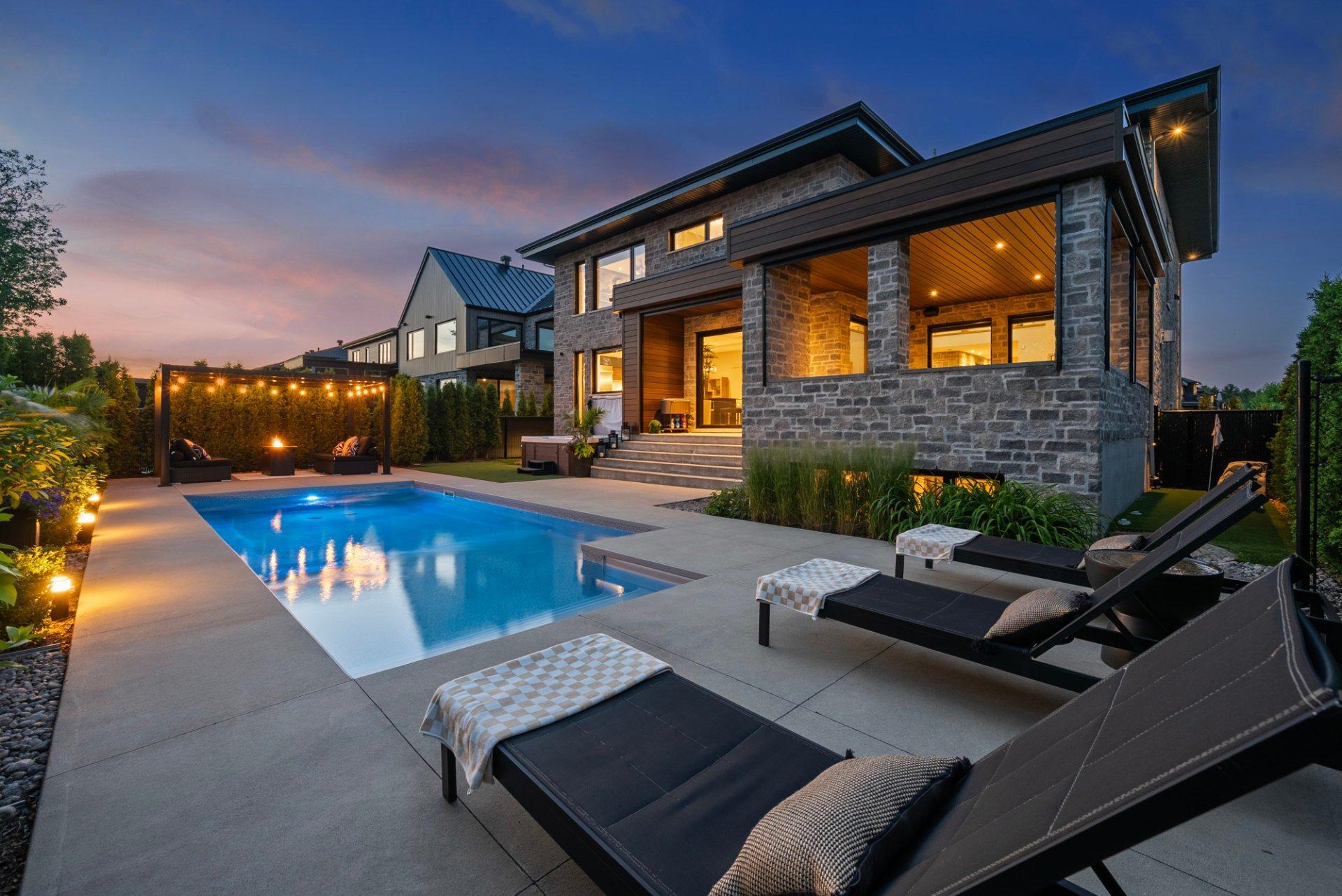 









248


Rue de l'Aigle

,
Carignan,




QC
J3L7C3

