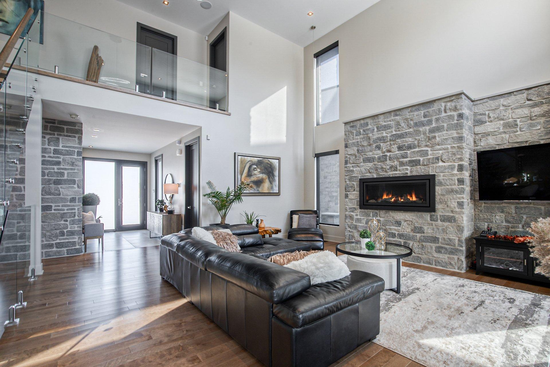 









248


Rue de l'Aigle

,
Carignan,




QC
J3L7C3

