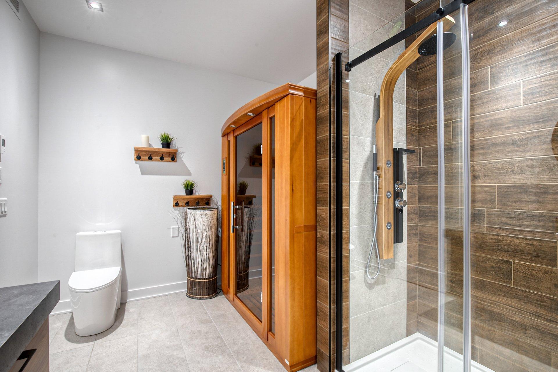 









248


Rue de l'Aigle

,
Carignan,




QC
J3L7C3

